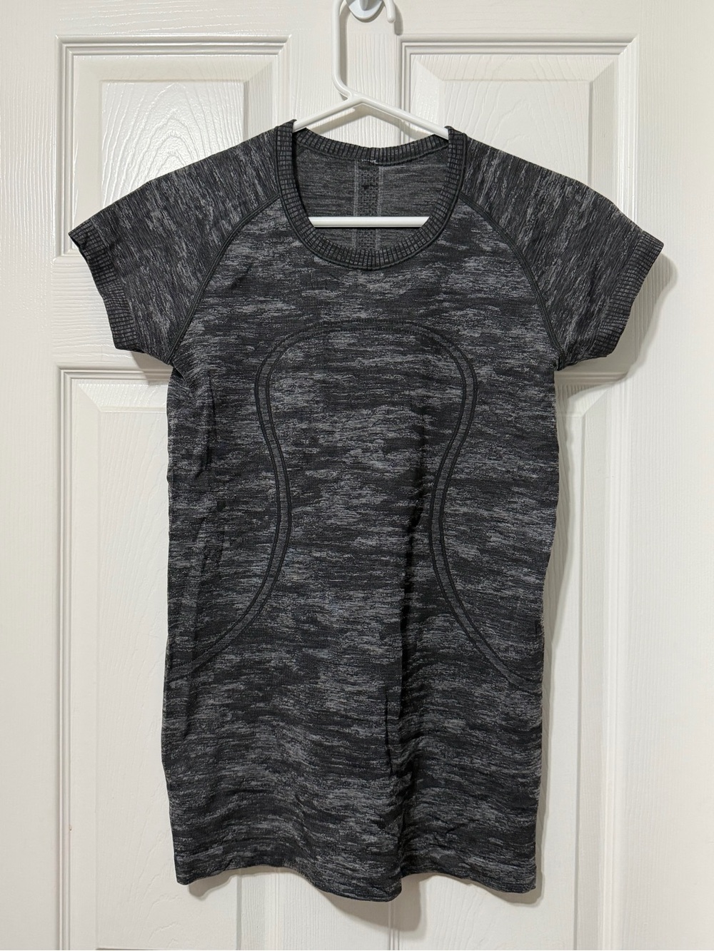 Lululemon athletica swiftly tech short sleeve crew size 8 euc